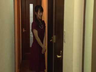 TEM-037家にやって来た息子の友達を誘惑し、息子が寝ている間にさらに挑発！第05集海报剧照