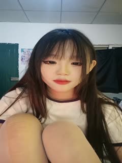 极品呆萌小妹全程露脸陪狼友发骚,在狼友的指挥下脱光看了秒硬,揉奶玩逼看特写舔手指上的淫水撅着屁股发骚第04集<script src=