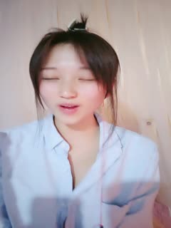 颜值很哇塞的极品小少妇全程露脸深夜激情陪狼友发骚,揉奶玩逼对着镜头掰开给狼友看特写,抠逼抠的好刺激第01集<script src=