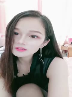 气质高挑尤物露脸大黑吊深喉自慰深喉插嘴,表情骚气横生,岔开腿露出白虎第04集<script src=