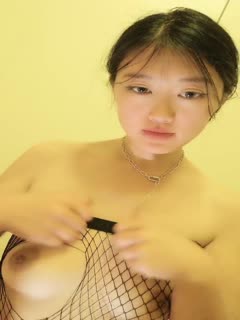 穿情趣装的美女狐狸精,全程露脸妩媚诱人,听狼友指挥互动撩骚,揉奶玩逼自慰呻吟,表情好骚火辣艳舞别错过第12集