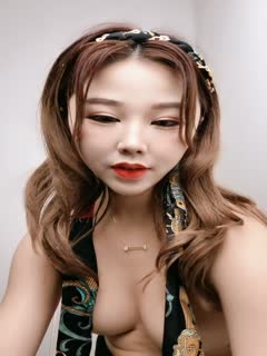 给狼友叫爸爸的小骚货,全程露脸颜值不错玩的嗨,淫声荡语互动撩骚大秀直播,道具抽插骚逼和菊花浪叫呻吟第01集